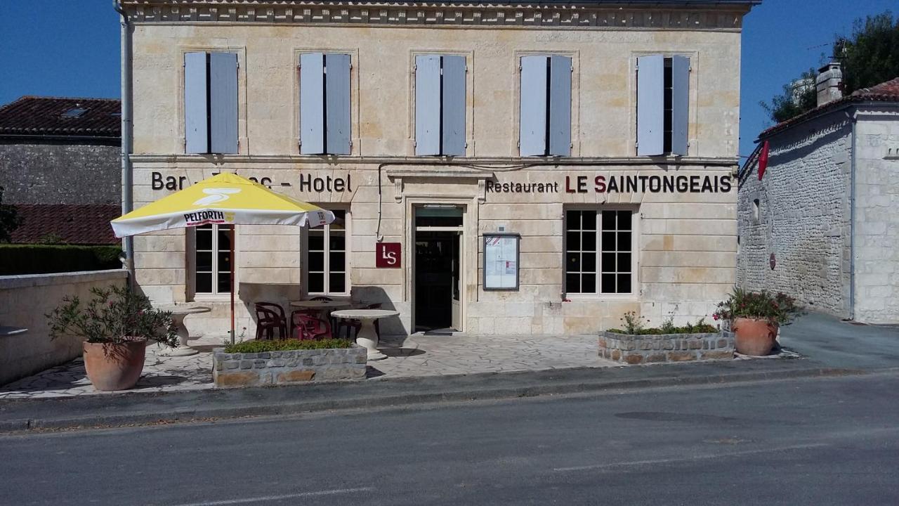 Le Saintongeais Hotel Berneuil  Buitenkant foto